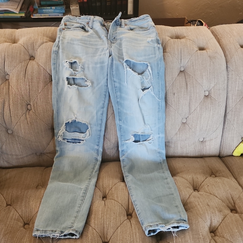 American Eagle Outfitters Light Wash Ripped Skinny Jeans